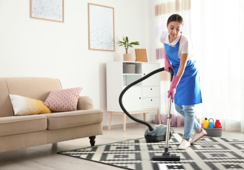 What are the benefits of hiring professional house cleaning services
