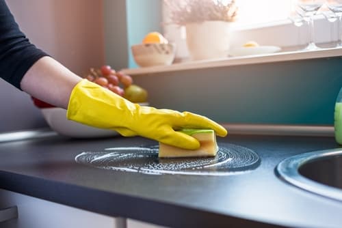 How clean should an apartment be before moving in