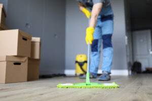 Who offers a professional move in cleaning in Cincinnati, OH